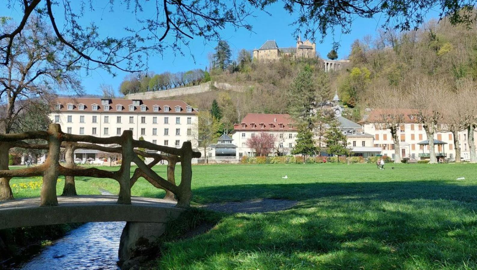Le T2 Douillet D'Uriage - Residence Le Louvre - Cure Thermale Uriage- Proche Chamrousse - Jusqu'A 3 Personnes - Region Agreable En Toute Saison Vaulnaveys-le-Haut Bagian luar foto